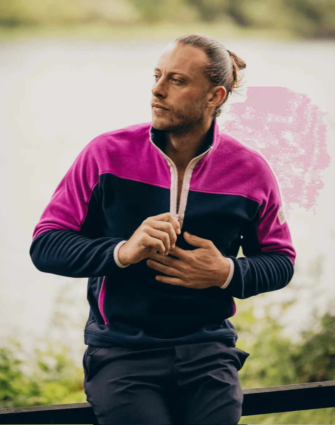 Half Zip Polar Fleece in Obsidian/Vivid Pink